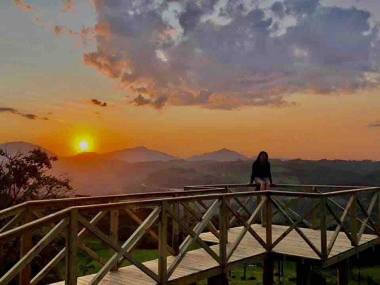 Chalé Doce Recanto com Hidro e Café da Manhã