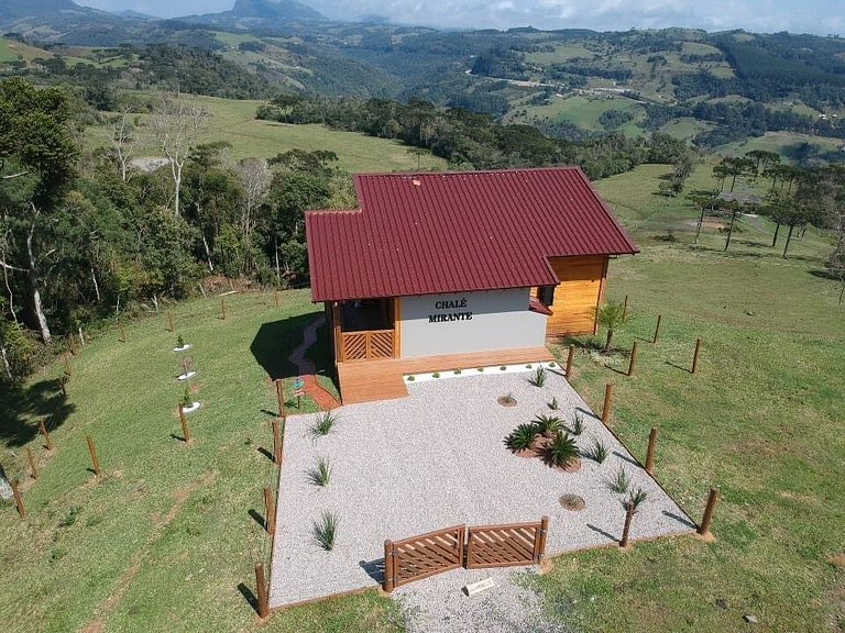 Chalé Mirante com hidro e café da manhã