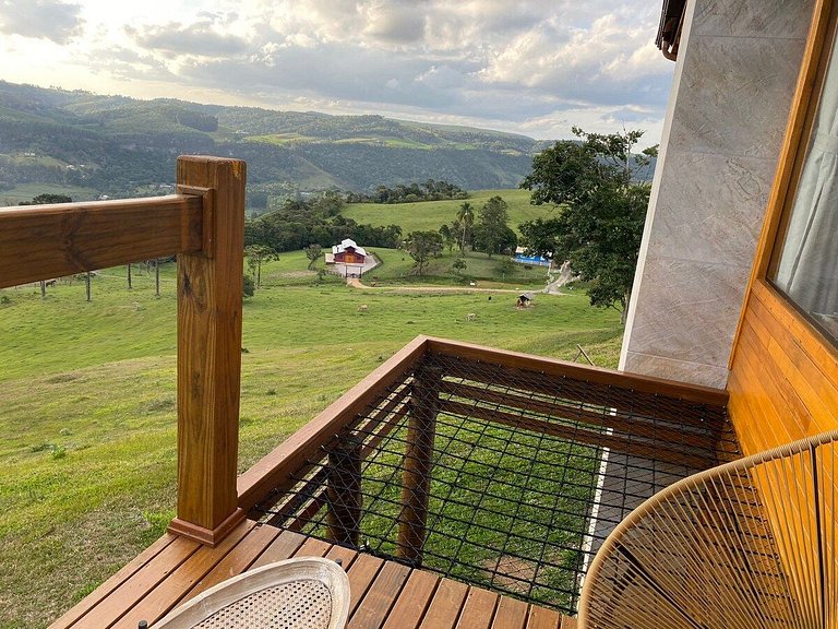 Chalé Mirante com hidro e café da manhã