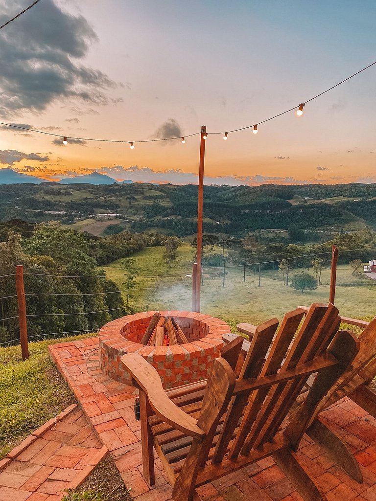 Chalé Mirante com hidro e café da manhã