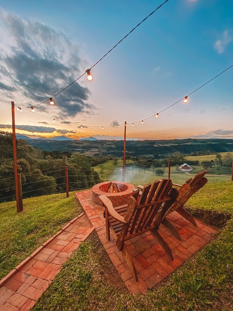 Chalé Mirante com hidro e café da manhã