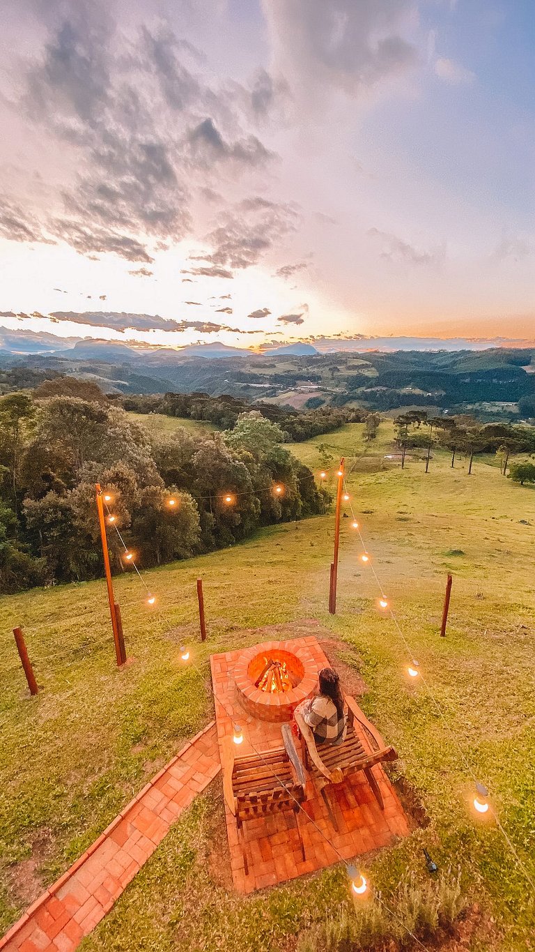 Chalé Mirante com hidro e café da manhã