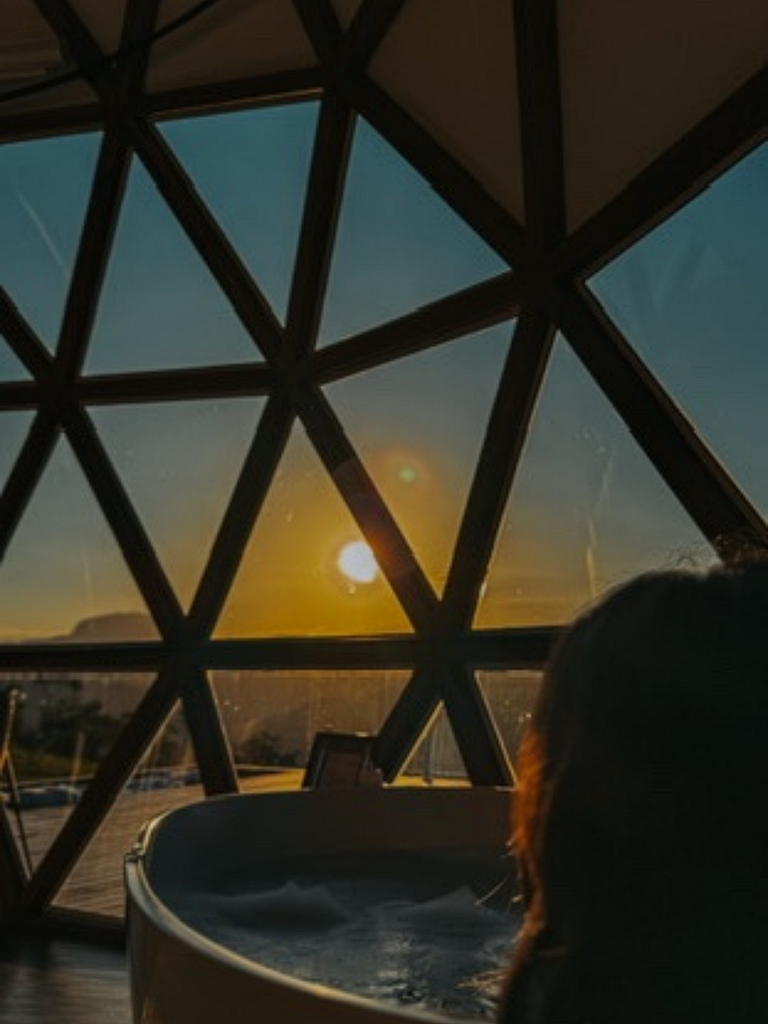 Domo Estelar com Banheira, Jacuzzi e Café da Manhã