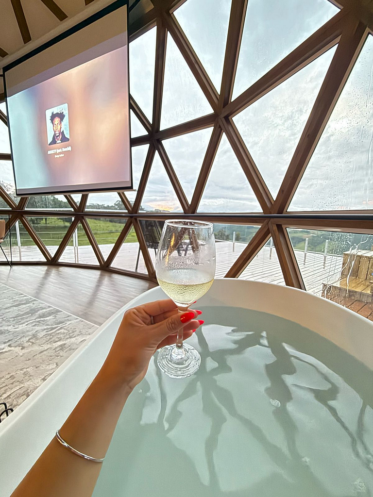 Domo Estelar com Banheira, Jacuzzi e Café da Manhã