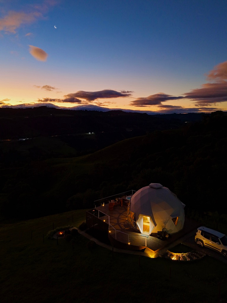 Domo Estelar com Banheira, Jacuzzi e Café da Manhã